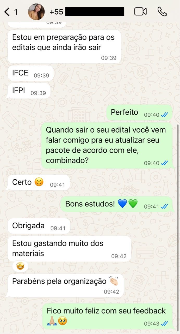 Print de depoimento de aluna pelo WhatsApp sobre os materiais da Vibe Federal